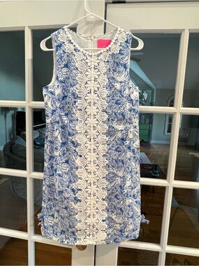 Lilly Pulitzer Blue and White Floral Lace-Trim Sleeveless Shift Dress